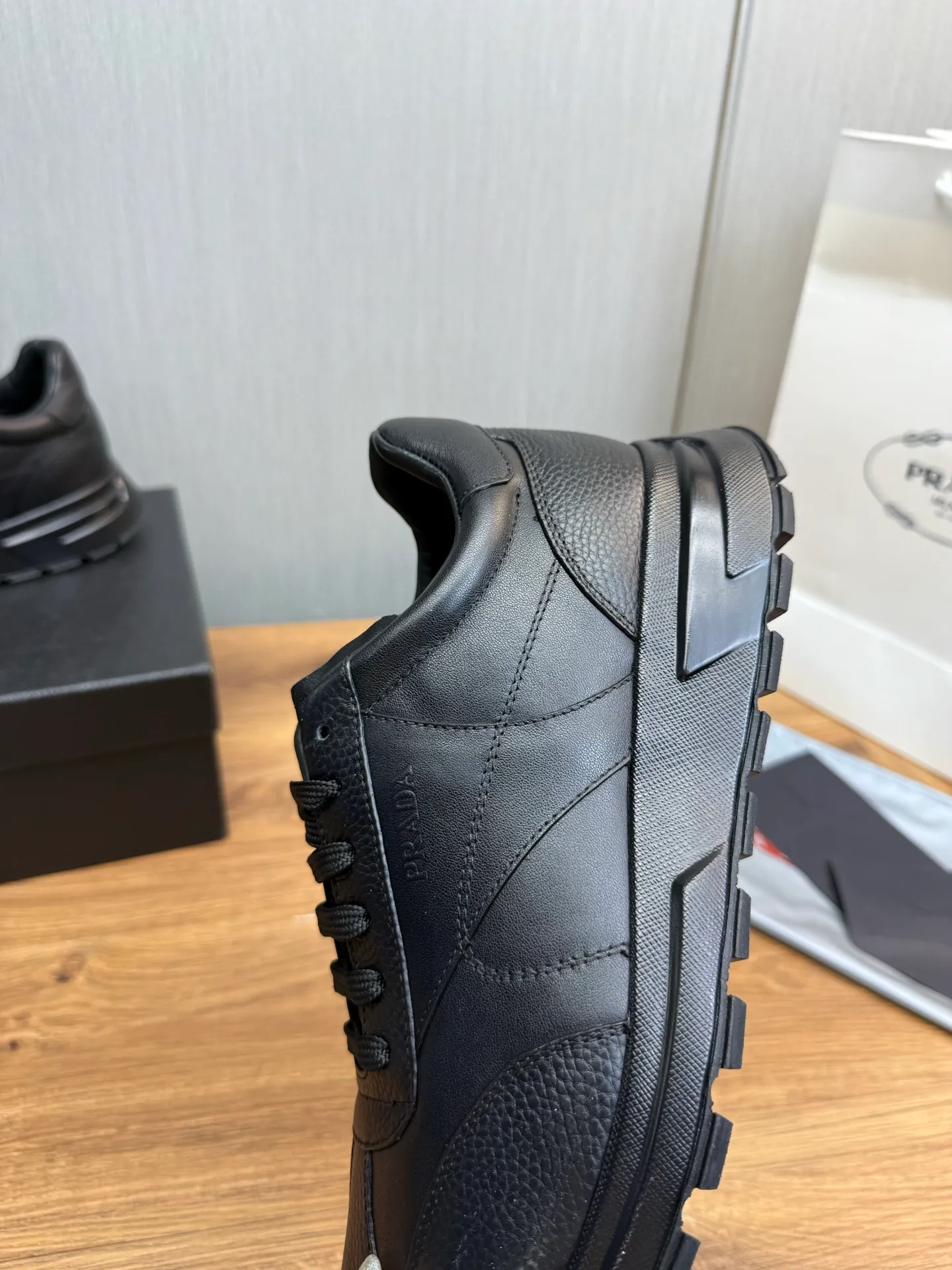 Men's shoes 💰800💰 [PRADA] Men's shoes are popular in the counter, official website is synchronized, 1 high-quality shipment ✔️Original cowhide + cowhide lining, 1🆚1 replica, original sole, 38-45 (38.45 custom-made, non-returnable)